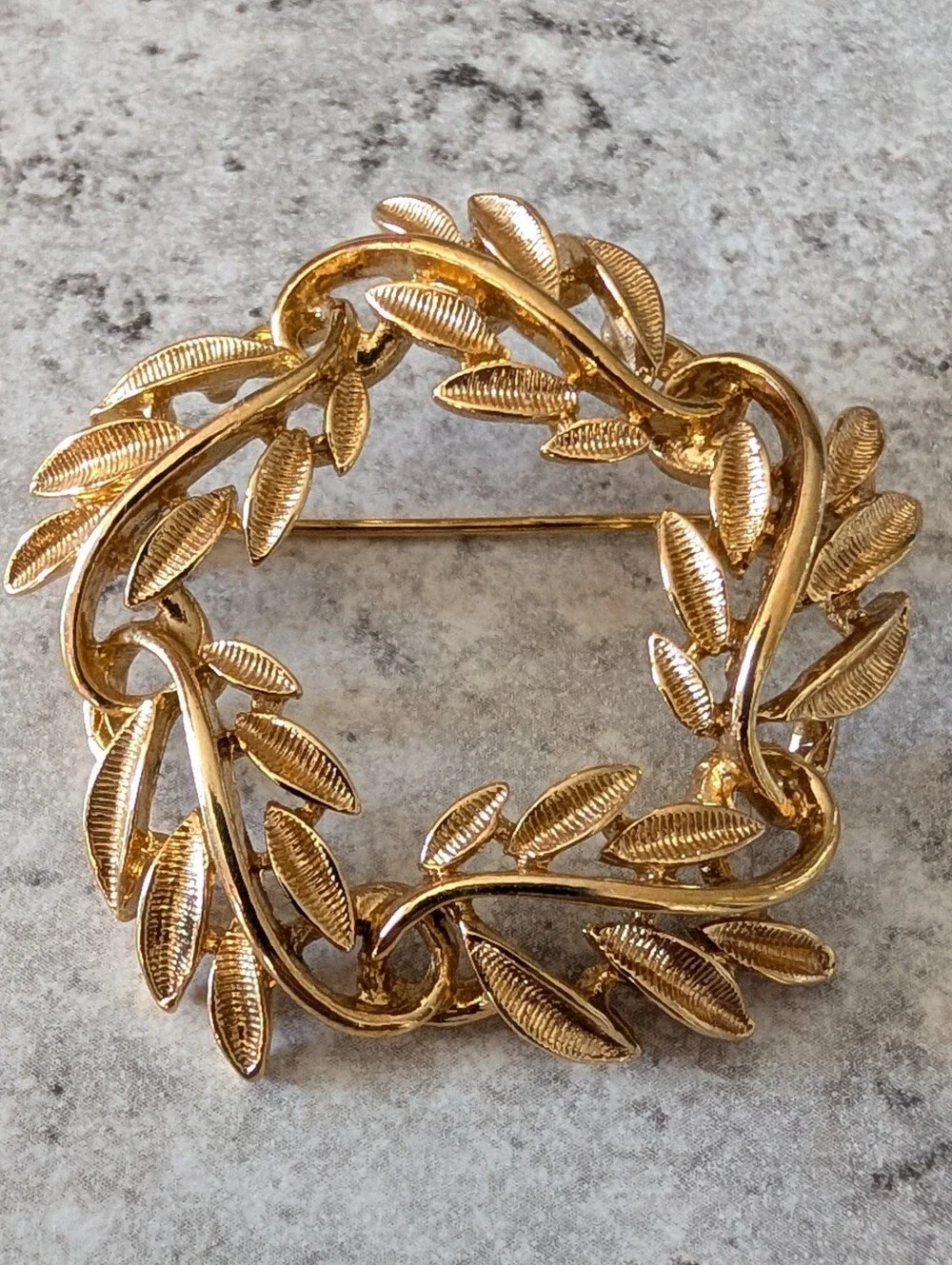 Vintage Napier Gold Tone Leaf Wreath Brooch